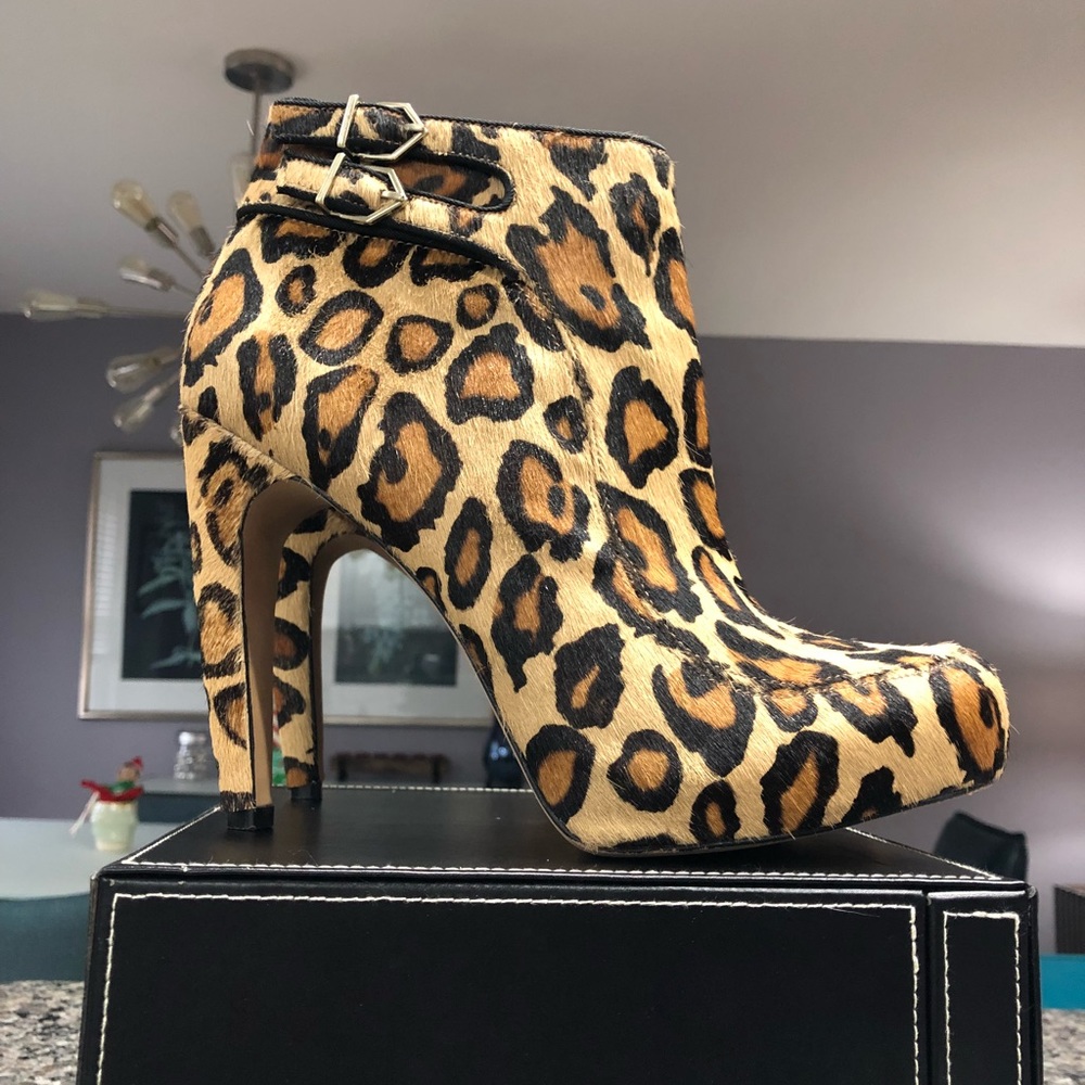 Your new statement piece: These booties!